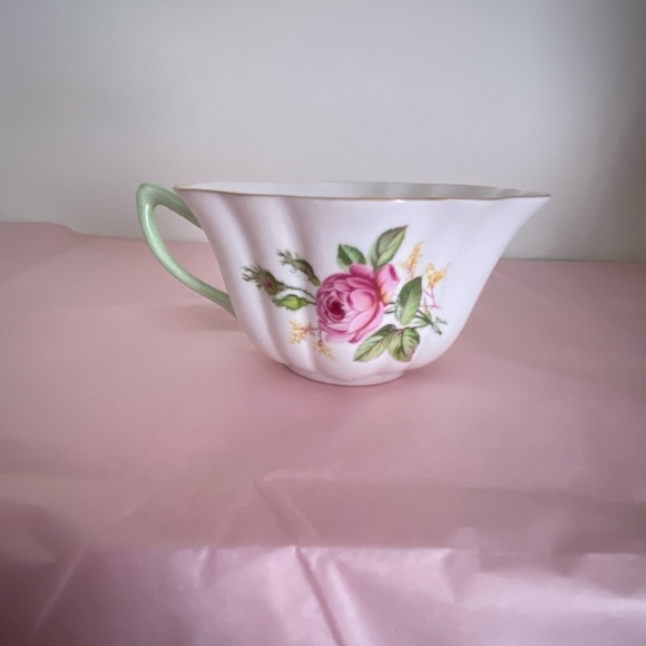 EUC Vtg Shelley Fine Bone China Teacup and Saucer in the Pattern “Rambler Rose” - Picture 10 of 12